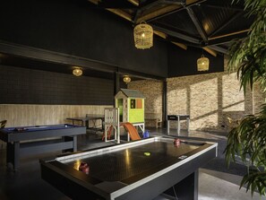 Games room - Wonderful private villa for 8 people with WIFI and TV (Enschede)