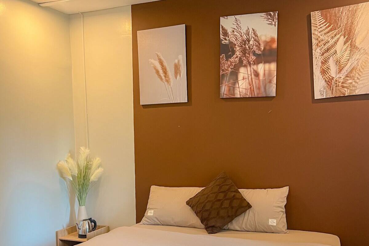 Basic Room | Meja, Wi-fi percuma, cadar katil 