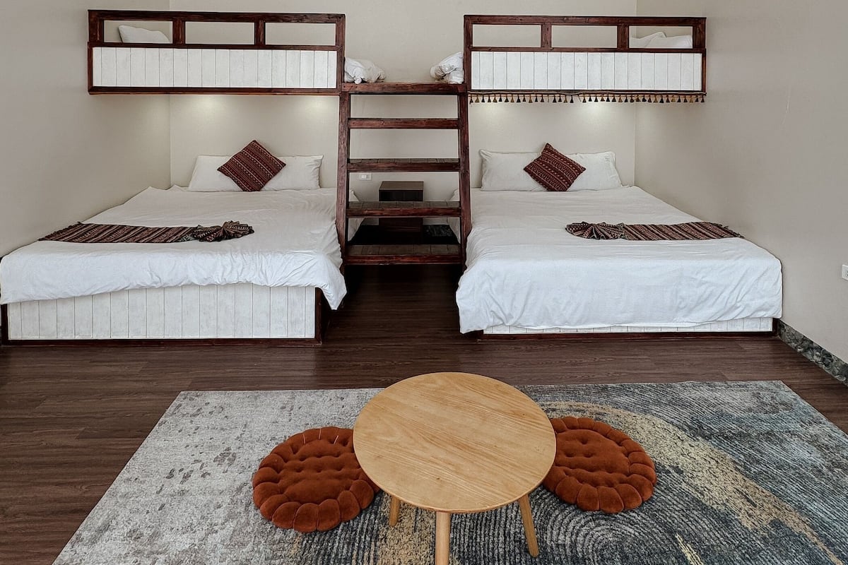 FamilieTwin kamer | Een bureau, gratis wifi, beddengoed