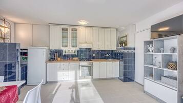 Family House, Multiple Bedrooms, Mountainside (Haven Near The River) | Private kitchen | Fridge, microwave, oven, stovetop
