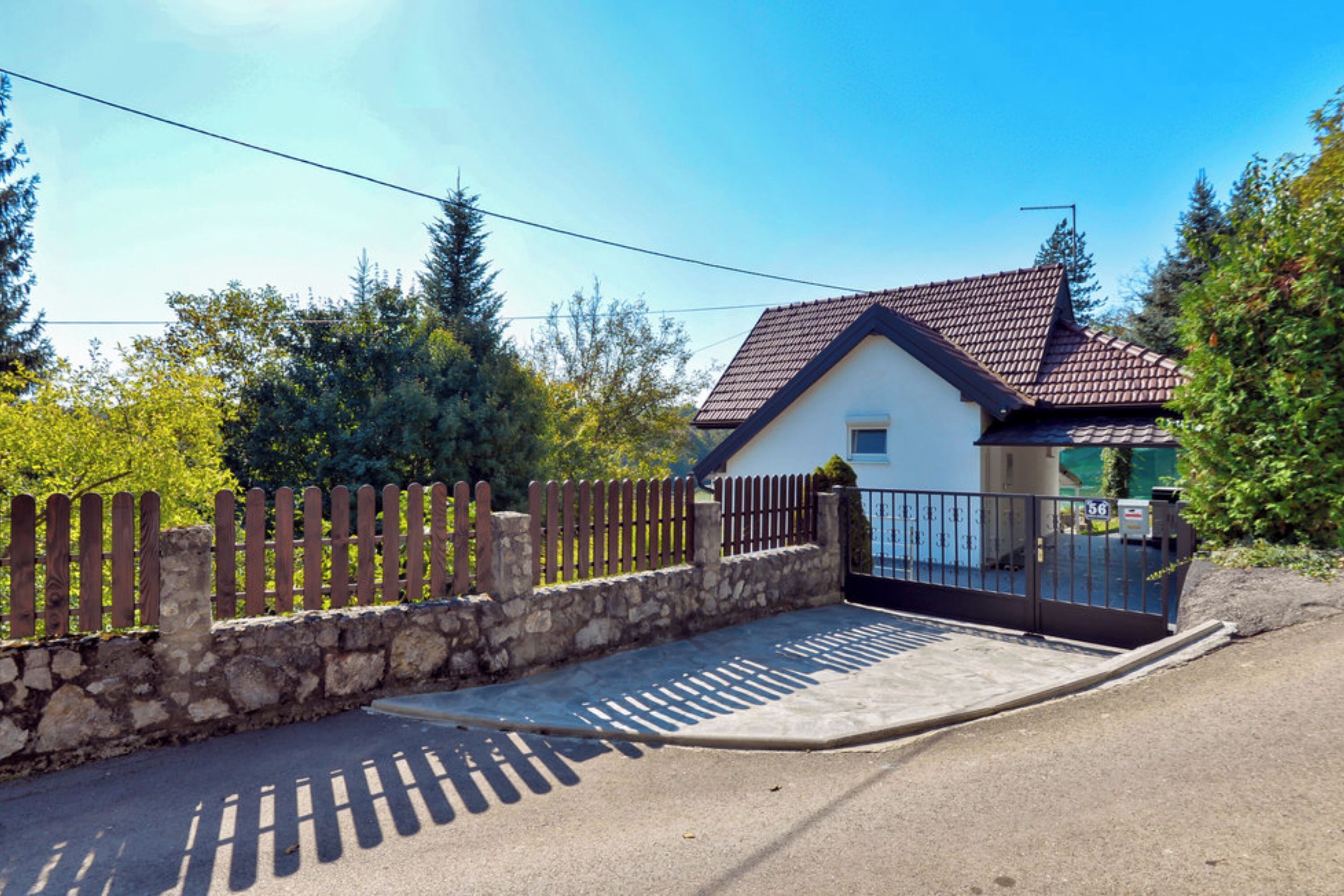 Family House, Multiple Bedrooms, Mountainside (Haven Near The River) | Property grounds