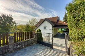 Familienhaus, Mehrere Schlafzimmer, Bergseite (Haven Near The River) | Eingangsbereich