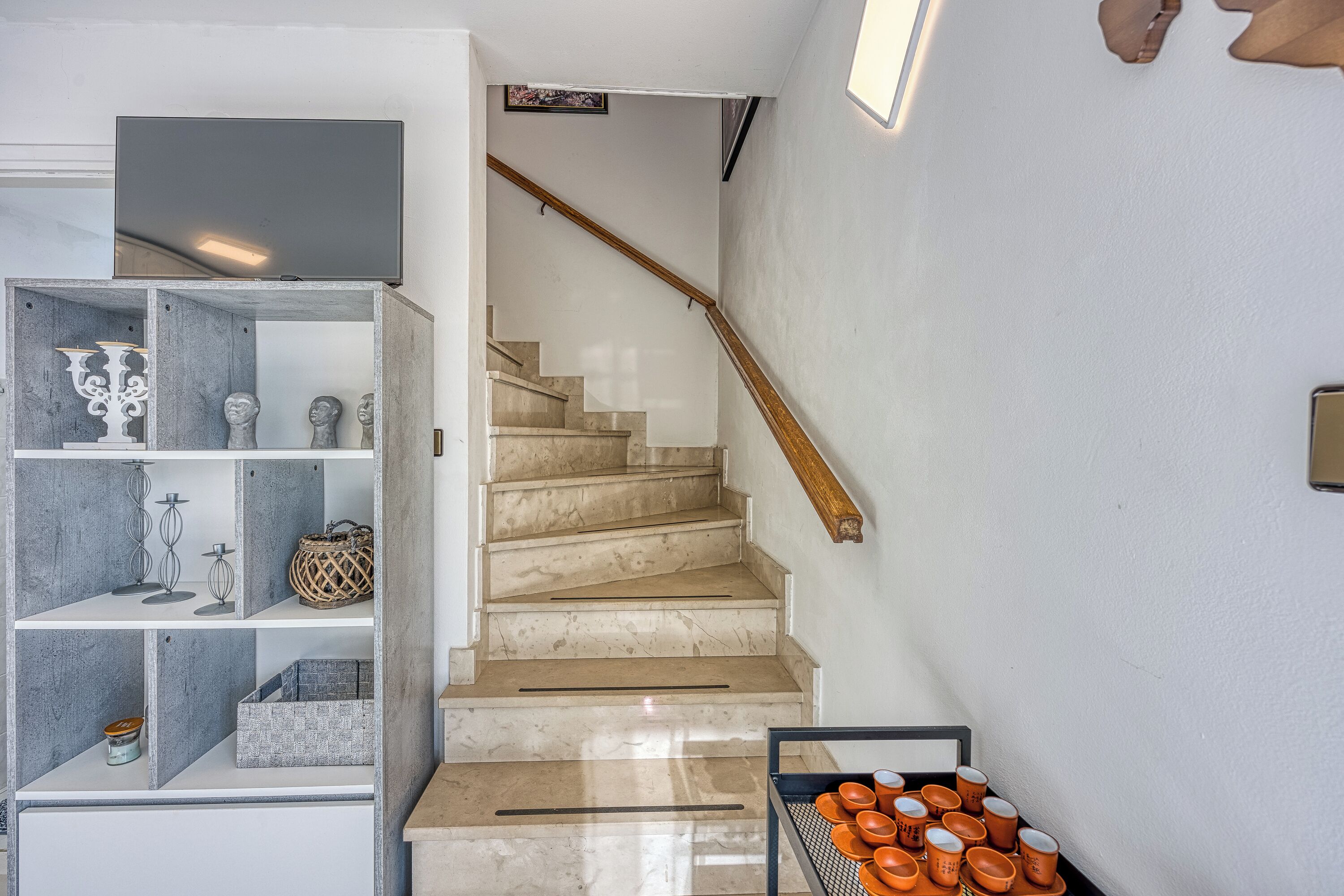 المنشأة من الداخل