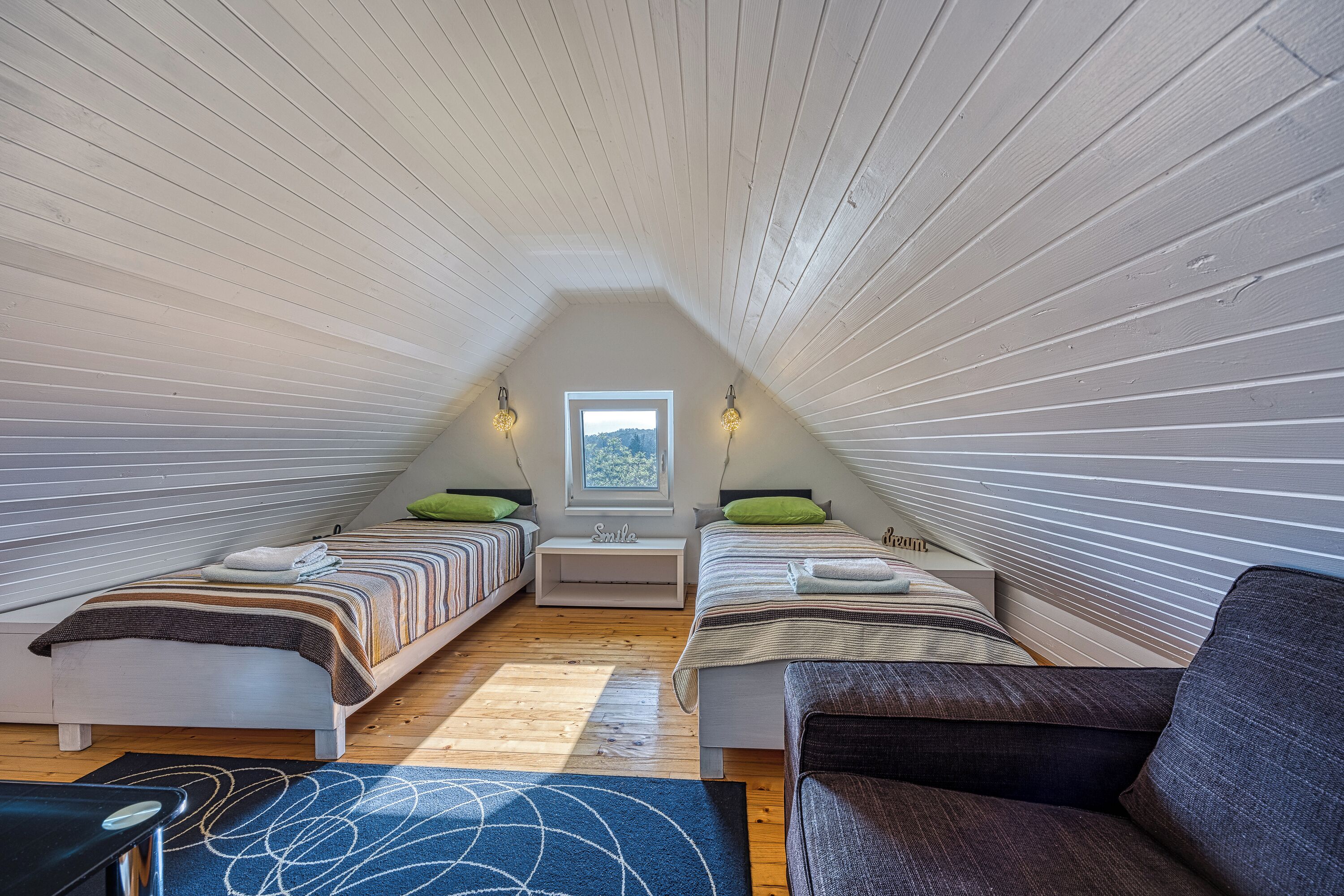 4 bedrooms, iron/ironing board, free WiFi, bed sheets