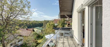 Maison familiale, plusieurs chambres, cÎté montagne (Haven Near The River) | Terrasse/patio