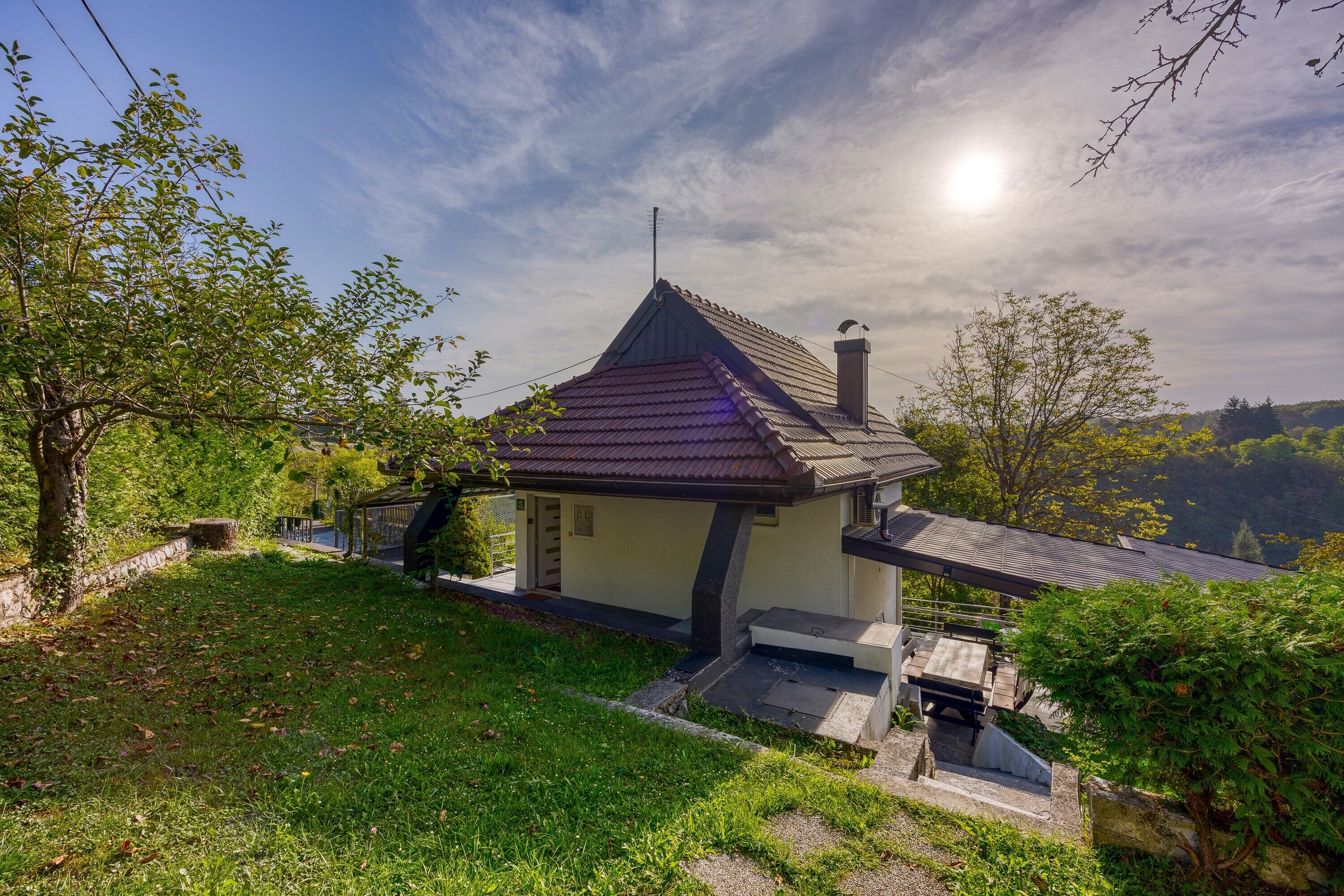 المنشأة من الخارج