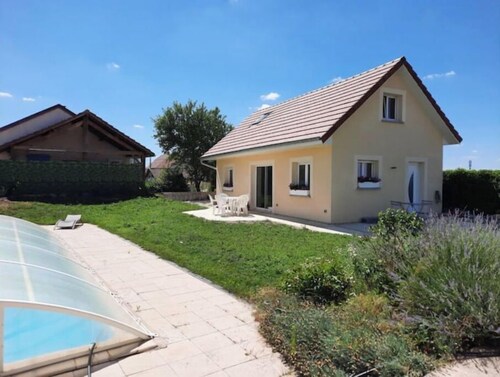 Maison de 2 Chambres Pour 4 Personnes Avec Piscine