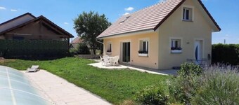 Maison de 2 Chambres Pour 4 Personnes Avec Piscine