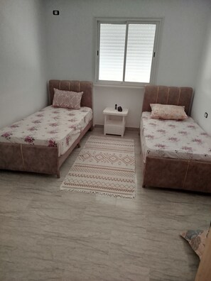 3 bedrooms, iron/ironing board, free WiFi, bed sheets