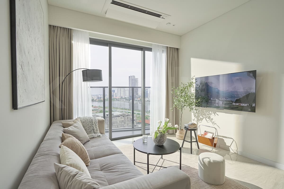 Departamento de lujo, 2 habitaciones, balcón, vista a la ciudad | Sala de estar | Televisión de pantalla plana, Netflix y servicios de streaming