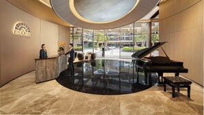 Lobby - The Metropole Opera Residence by Kaystay (Ho Chi Minh City)