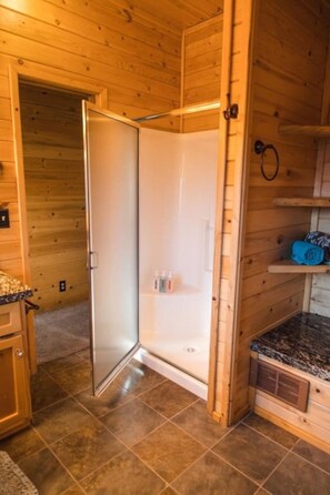 Hair dryer, towels, soap, shampoo - Cabin on the 9th Green, Game Room, Hot Tub, AC (Island Park)