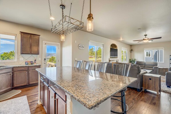 Luokittelematon kuva, 1 kautta 43, painike