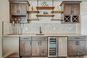 Luokittelematon kuva, 4 kautta 43, painike