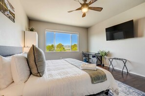 4 bedrooms, desk, iron/ironing board, travel cot