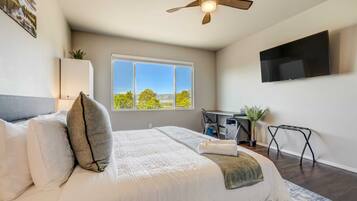 4 bedrooms, desk, iron/ironing board, travel cot