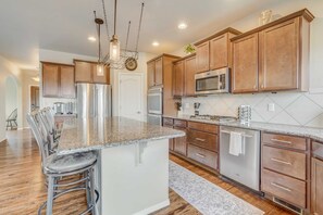 Luokittelematon kuva, 5 kautta 43, painike