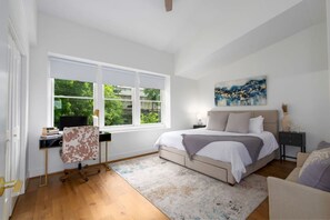 2 Schlafzimmer, Schreibtisch, Bügeleisen/Bügelbrett, WLAN