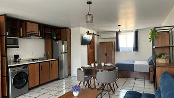 Deluxe Loft, 1 Queen Bed with Sofa bed, Non Smoking | 1 bedroom, down duvets, individually decorated, individually furnished