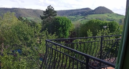 Location Vacances Appartement Dans Maison Village. Au Pays des Raspes du Tarn