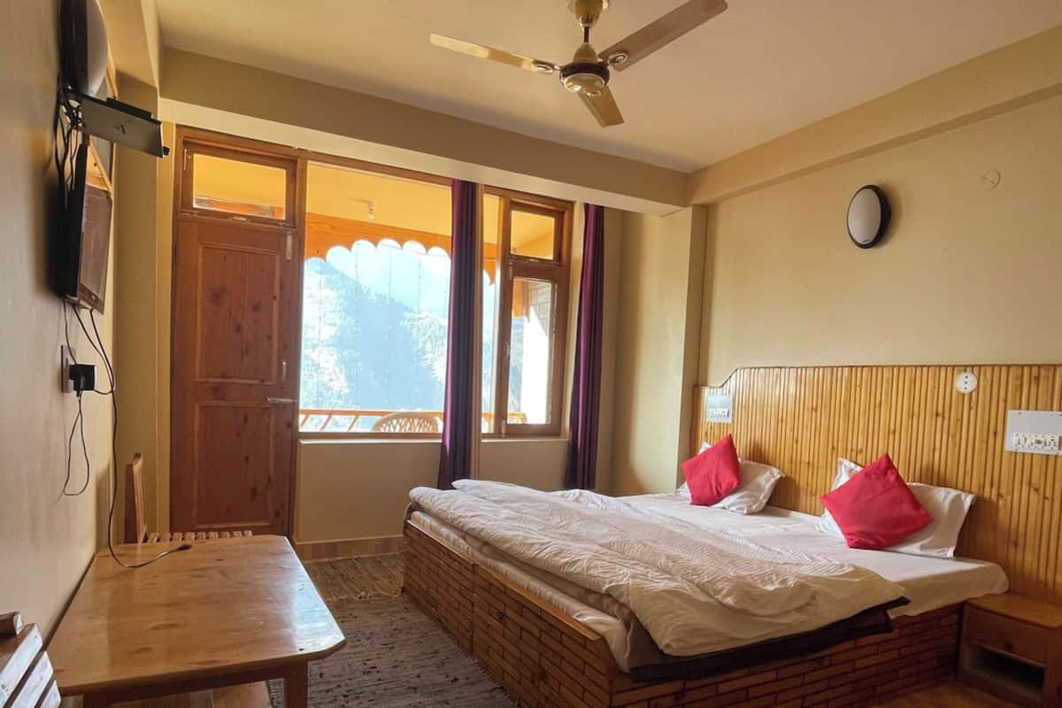 Habitación Deluxe doble, varias camas | Wifi gratis y ropa de cama