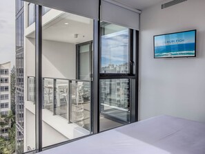 2 bedrooms, iron/ironing board, free WiFi, bed sheets - Welcome to your luxurious seaside escape at The Sandbar in Burleigh Heads! (Gold Coast)