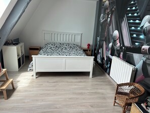 4 bedrooms, iron/ironing board, travel cot, free WiFi