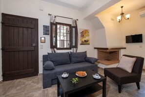 Smart TV - Villa Olivia - a compund villa witha private pool (Douliana)