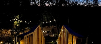 Serene Riverside Cabin Near Colorado Bend State Park And Fiesta Winery