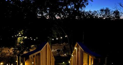 Serene Riverside Cabin Near Colorado Bend State Park And Fiesta Winery