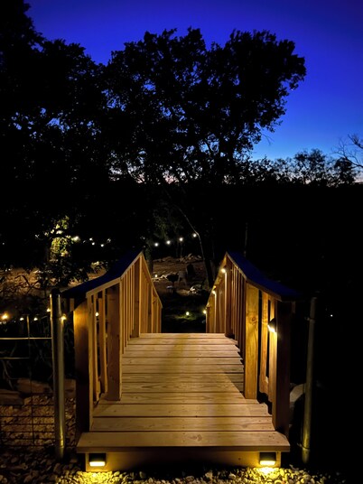 Serene Riverside Cabin Near Colorado Bend State Park And Fiesta Winery