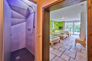 3 bedrooms, travel crib, free WiFi