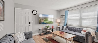 Tranquil 2BR Apt Mpls - 8075 Apt 2