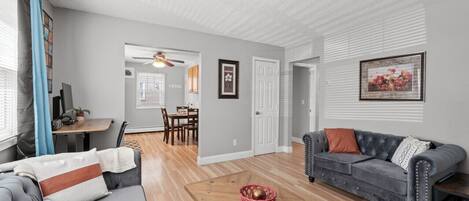 Smart TV, stereo, computer monitors