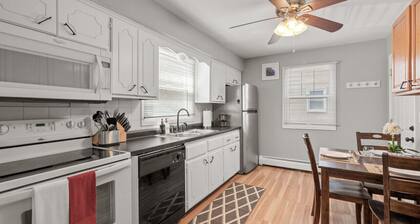 Tranquil 2BR Apt Mpls - 8075 Apt 2