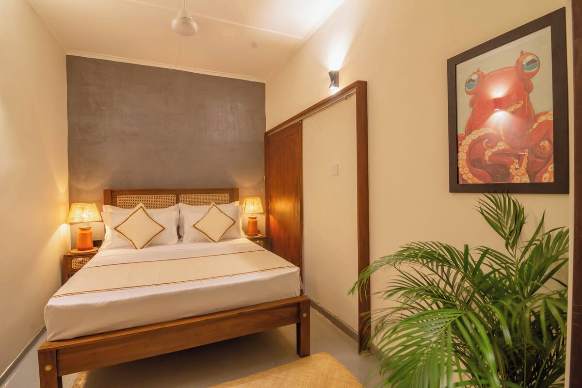 Comfort Room | WiFi (free), individually decorated, individually furnished