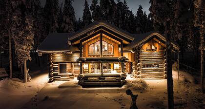 Peaceful gottace with own jacuzzi. Outdoor trails from the courtyard.