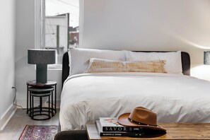 12 habitaciones, escritorio, wifi gratis y ropa de cama 