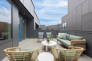 Terrace/patio - Outrider Buyout - 4 Units by AvantStay | 16 Bdrs (Nashville)