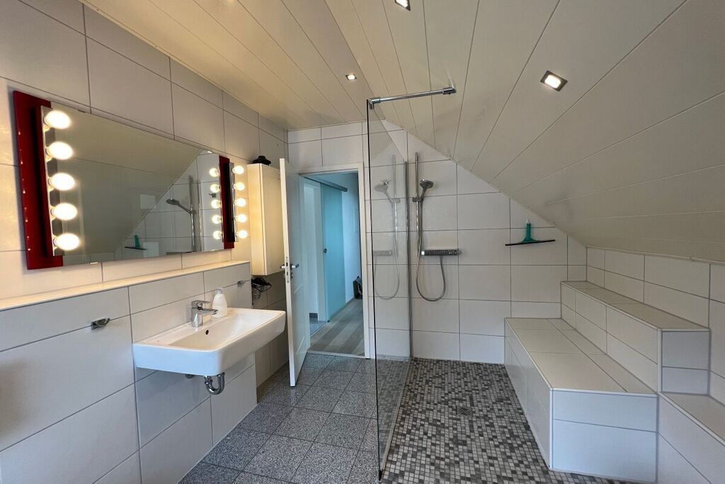 Dusche, Haartrockner, Bidet
