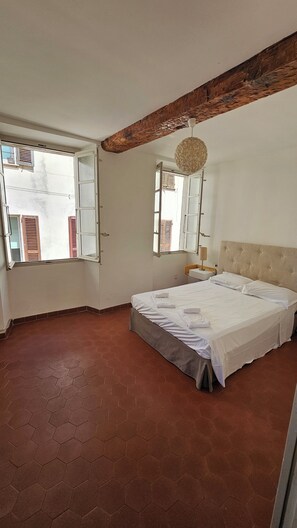 1 室のベッドルーム、WiFi、ベッドシーツ