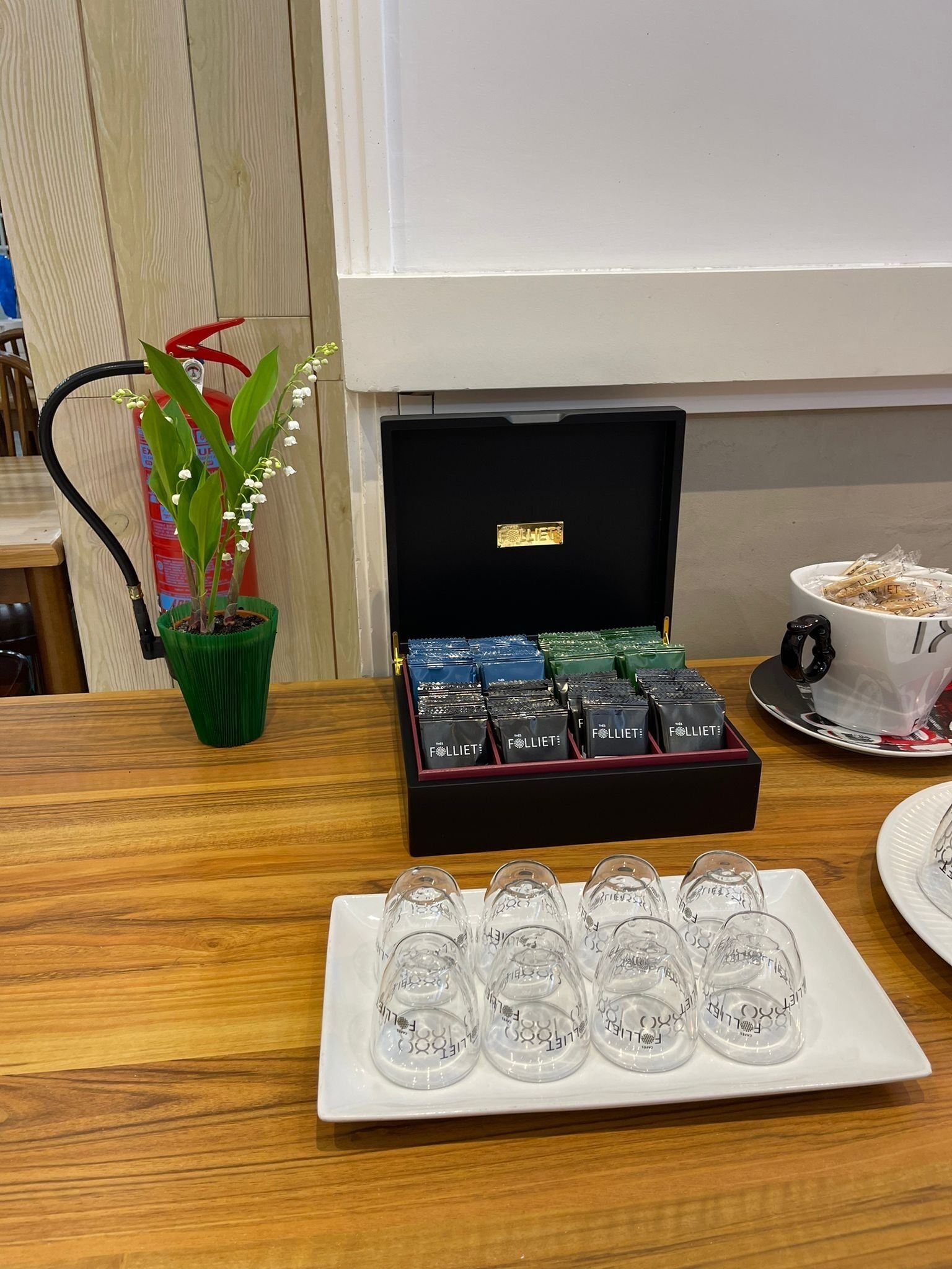 Frokostbuffé hver dag (mot et tillegg)