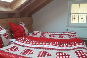 1 slaapkamer, een strijkplank/strijkijzer, internet, beddengoed
