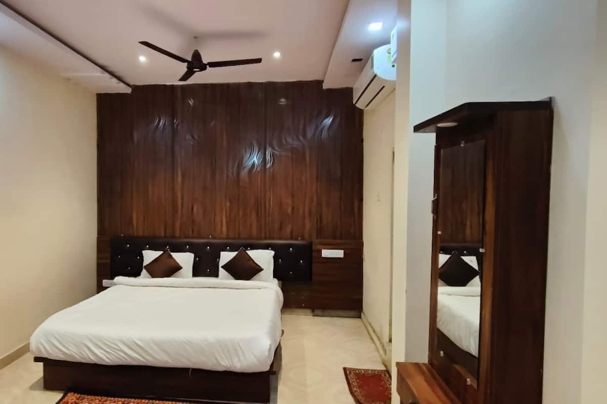 Superior Double Room | Free WiFi, bed sheets
