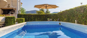 Santa Barbara 2fl Home w. Garden and Intex Pool