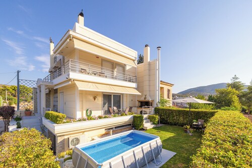 Santa Barbara 2fl Home w. Garden and Intex Pool