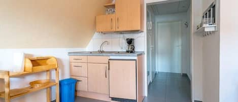 Fridge, microwave