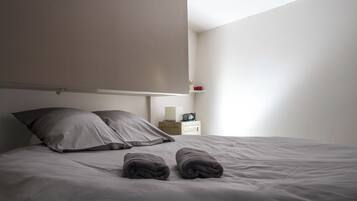 1 bedroom, WiFi, bed sheets