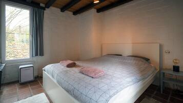 3 bedrooms, WiFi, bed sheets