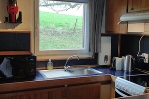 Refrigerador, microondas, horno, placa de cocina